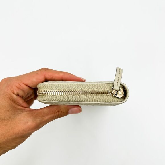 Gucci GG Monogram Guccissima Neutral Leather Zip Around Wallet Organizer - Picture 5 of 12